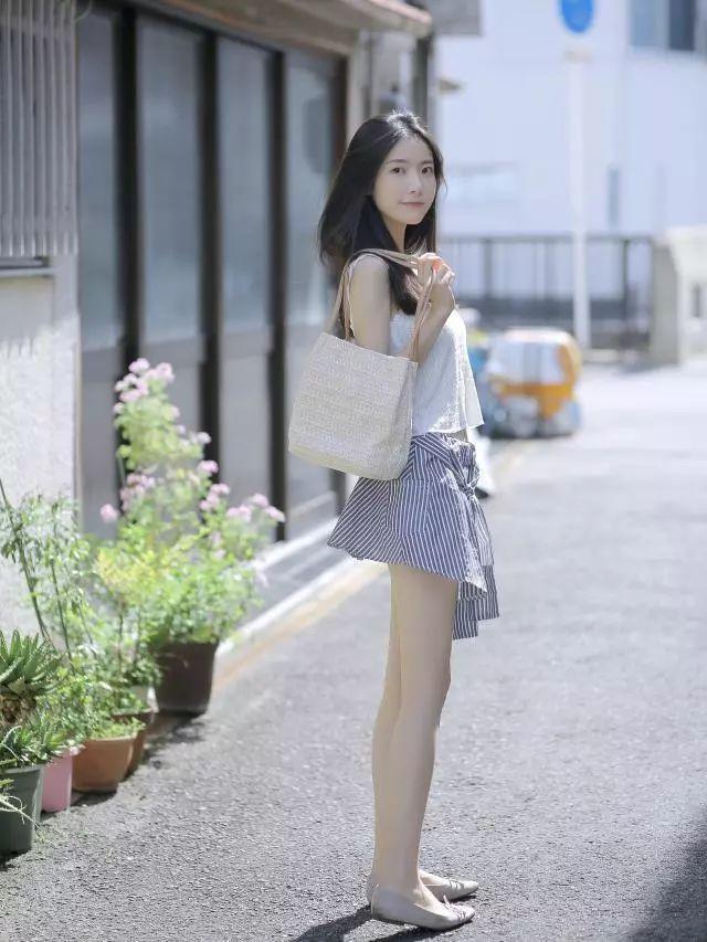 拍照手不知如何放,以下10种摆法,爱拍美照的小姐姐可以参考