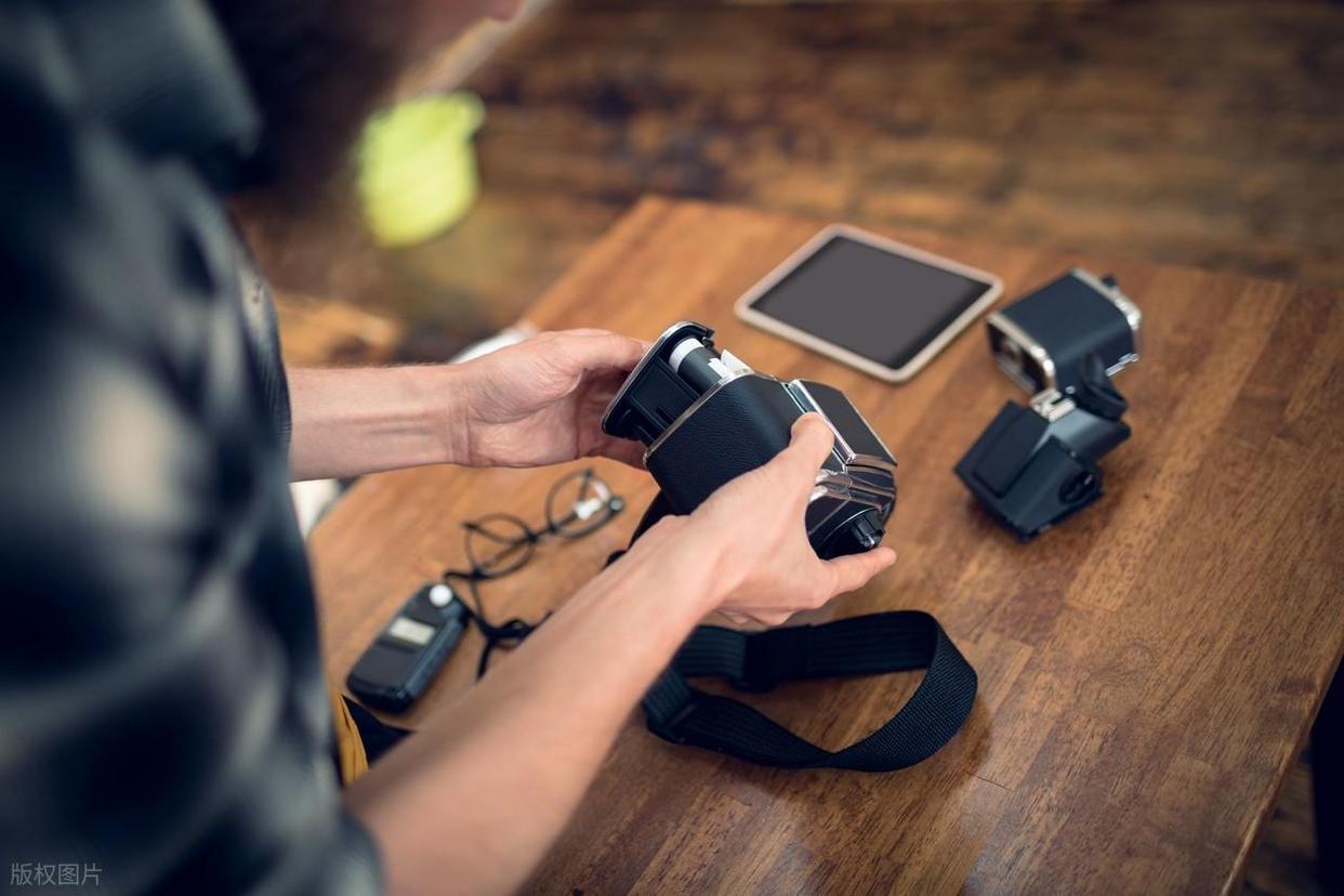 摄影,是器材的较量,还是艺术的探索?