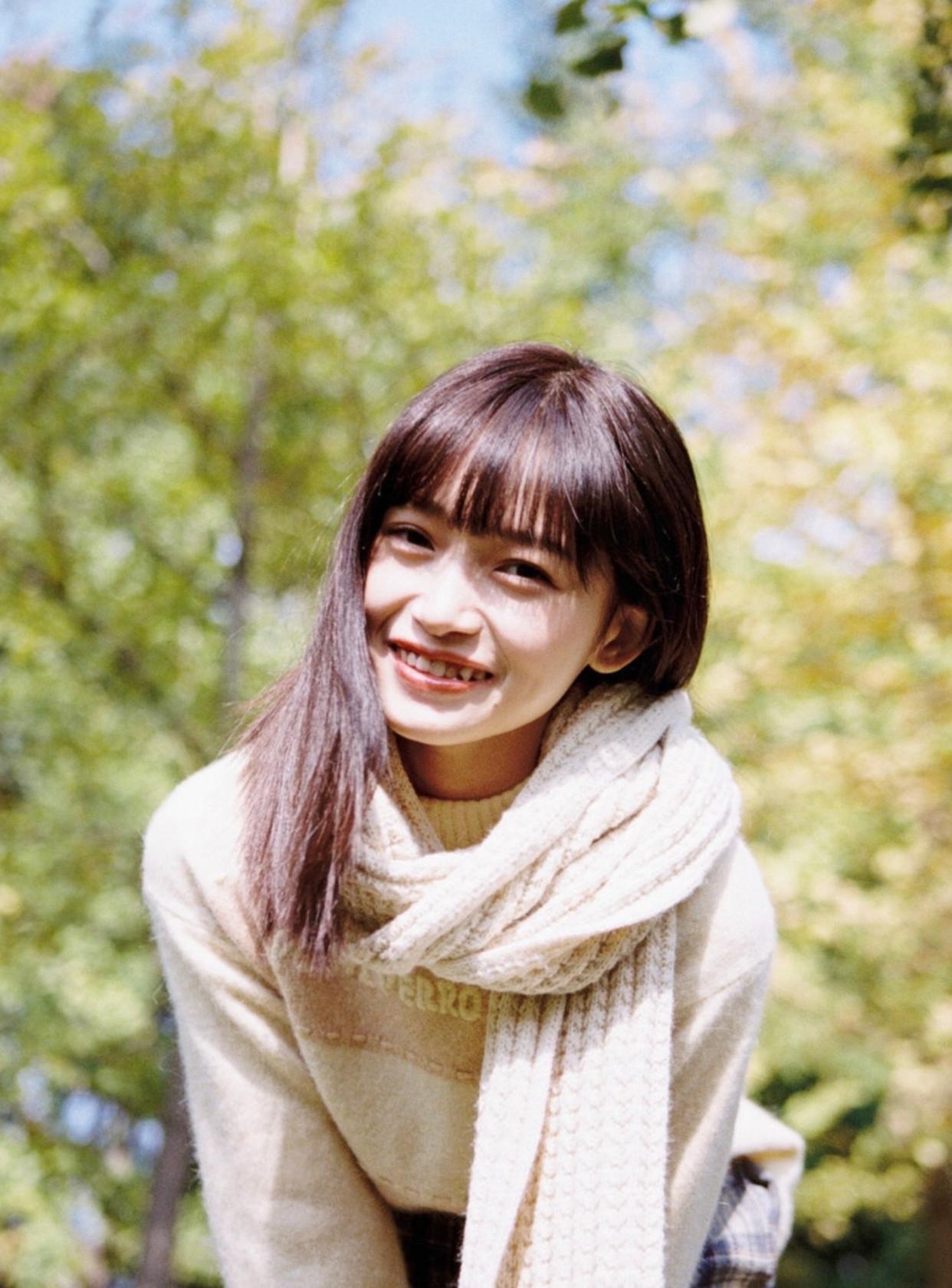 背景简单可用姿势增分,7个简约自然的姿势,背景简单也能拍美照