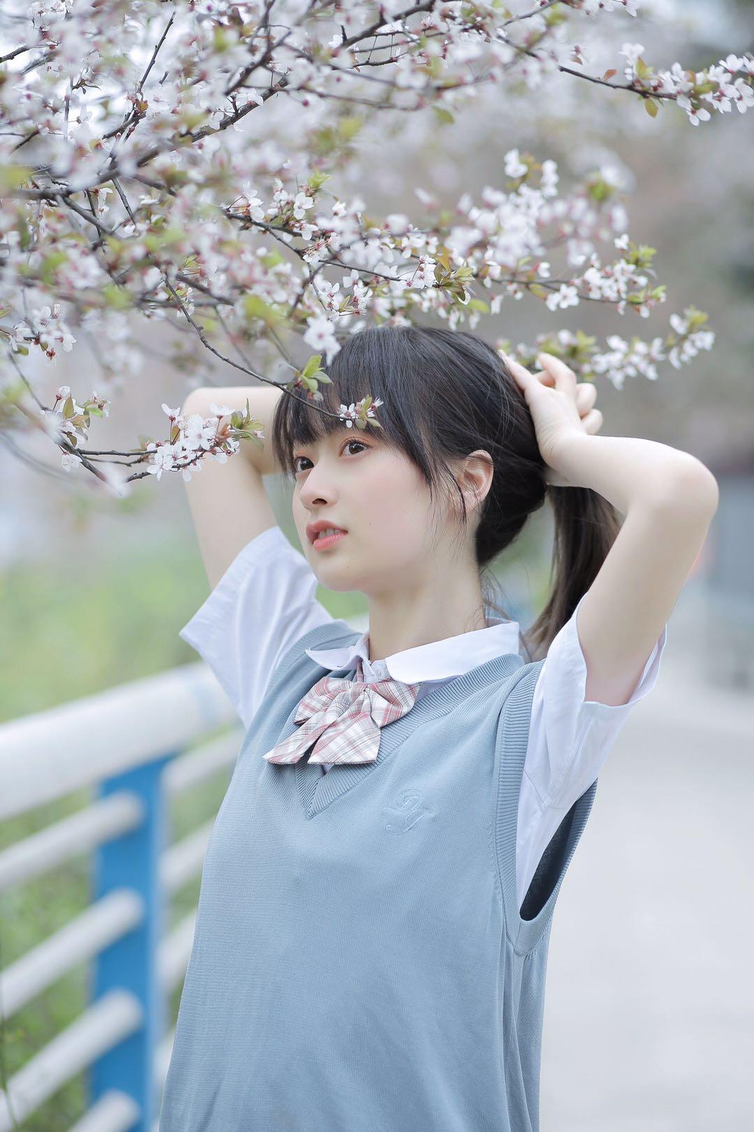 浪漫花季,学会这份花海拍照姿势大全,花海人像也能拍出大片感