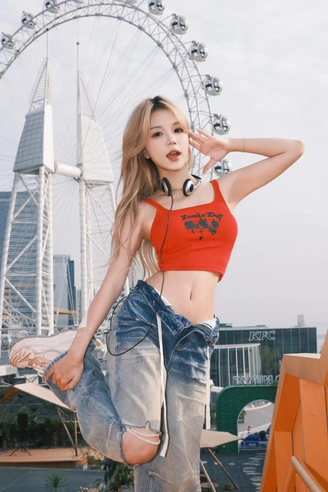 牛仔裤拍照,9个姿势,动作越大越好看,上镜漂亮又出片