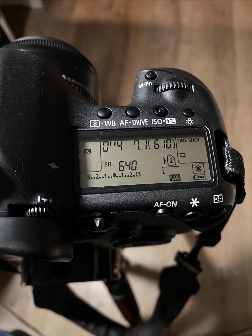 曝光补偿VS手动快门调节:摄影师必须懂的曝光控制逻辑