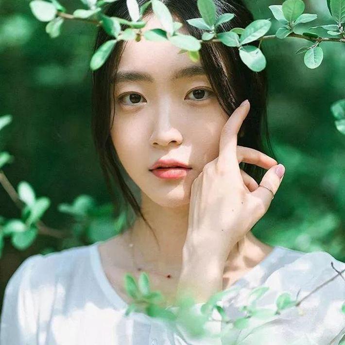 “脸大”怎么拍显瘦?20张示例照5个技巧,解决“大饼脸”难题