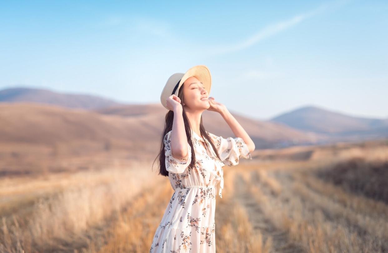 户外人像如何拍得出彩?教你7个摆姿和技巧,拍唯美大片必备