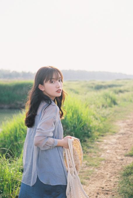 怎么拍都好看的9个单人照拍照姿势技巧,简单又好看,快get起来