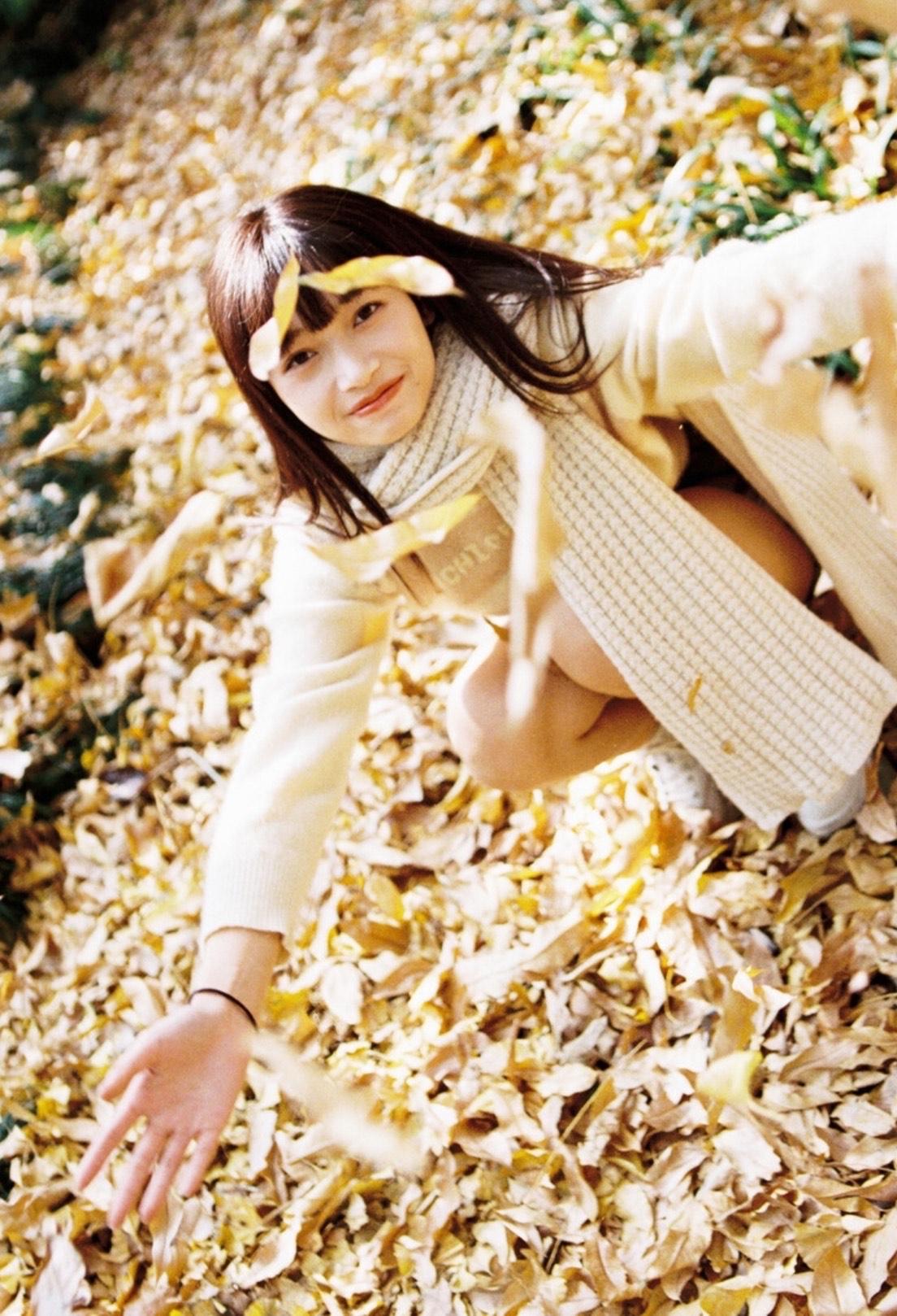 背景简单可用姿势增分,7个简约自然的姿势,背景简单也能拍美照