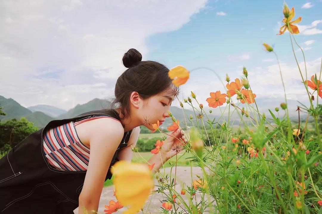 旅行路上的女生怎么拍照?简单的9个技巧送给你,适合拍摄单人照