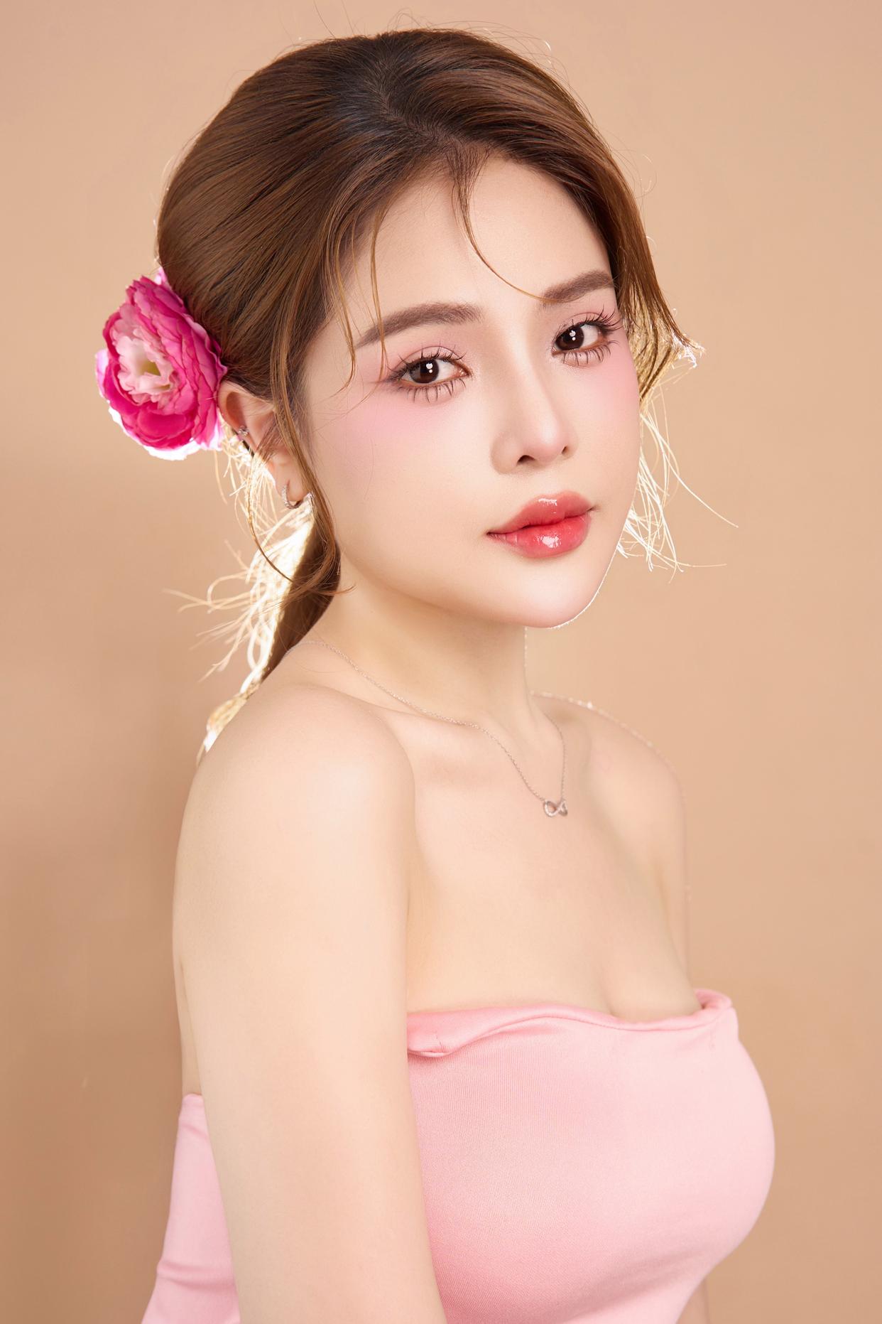 摄影干货|让人物在画面中脱颖而出:对焦、构图与光影的黄金法则