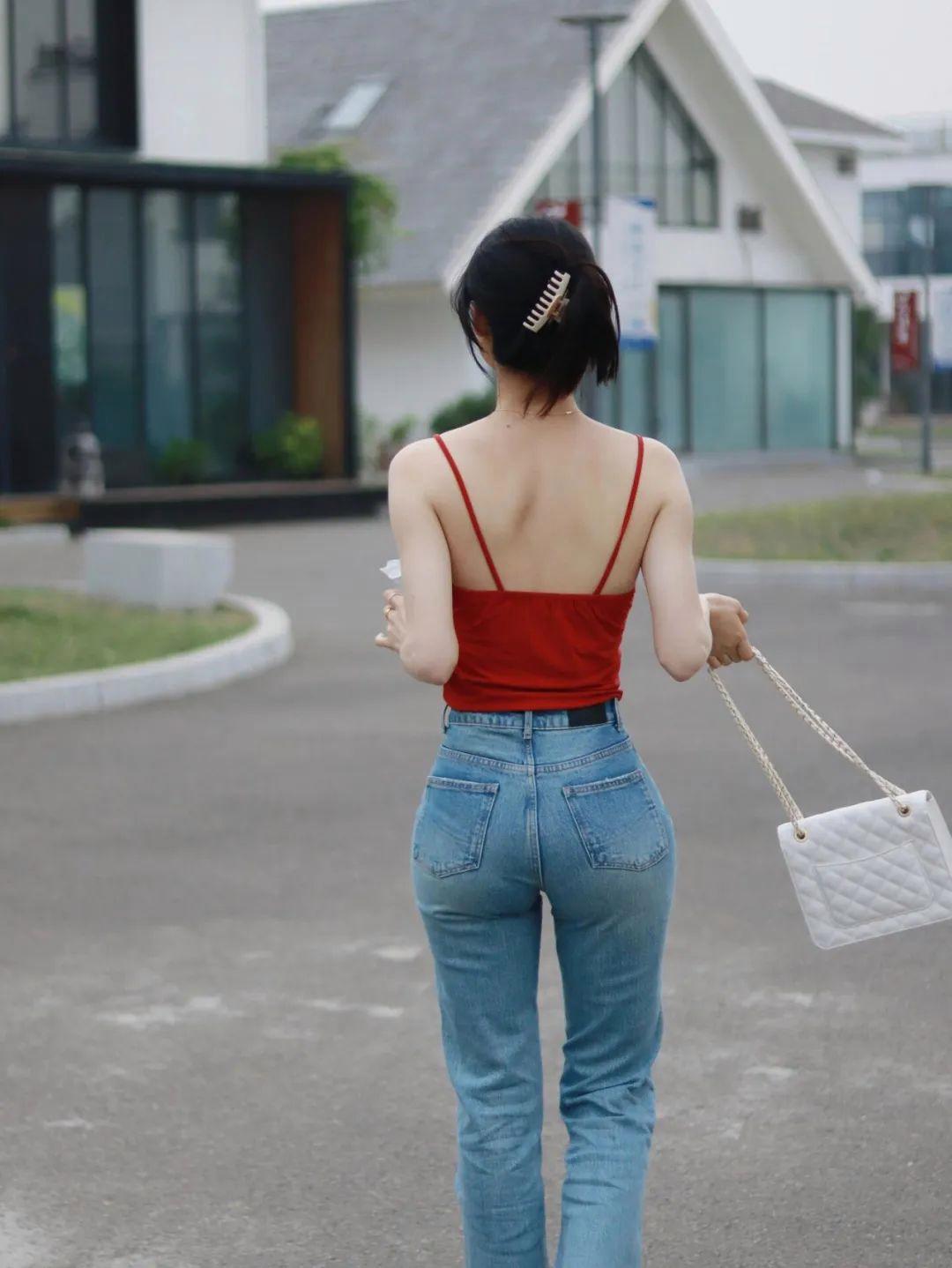 牛仔裤拍照,这样拍,照片时尚漂亮,身材好、气质佳