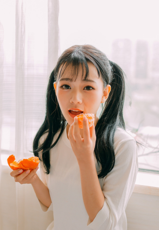 夏天旅行拍照:利用好拍照姿势、道具,拍出夏日好看少女照