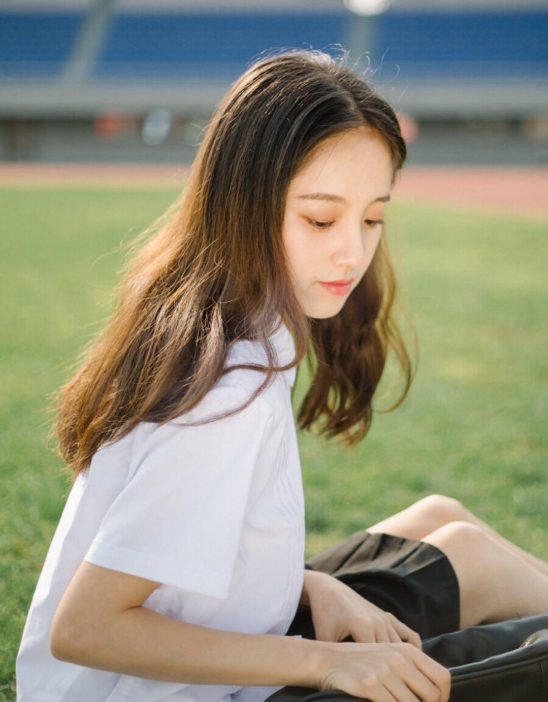 简单易学,一看就会的7个拍照姿势,教你拍出自然好看的人像照