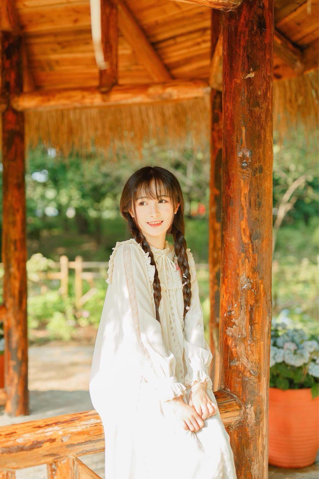 拍摄单人照最实用的8个姿势,简约不做作,拍照很好看