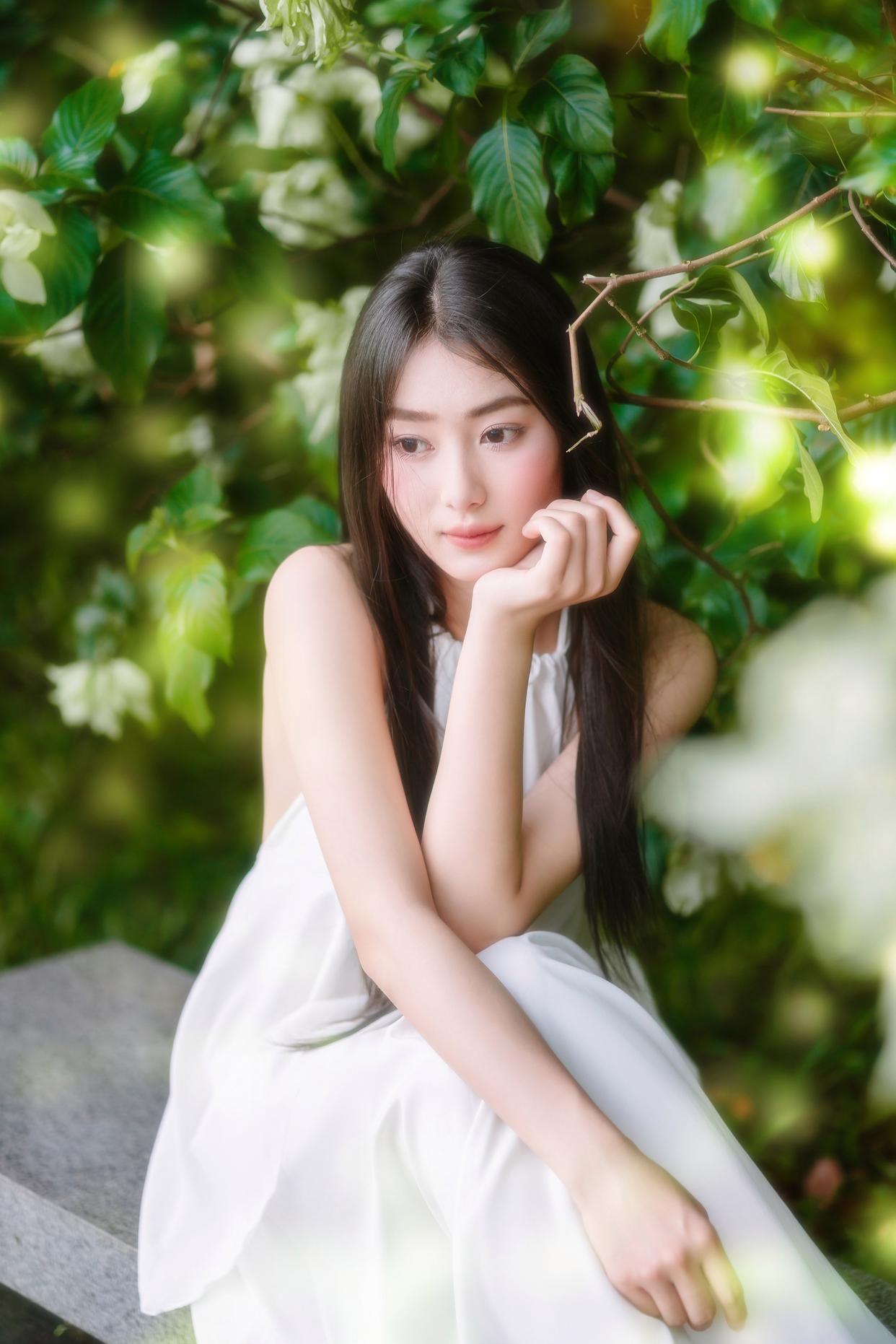 摄影师私藏的美女拍摄秘籍:从光线到姿势,全方位解析人像套路