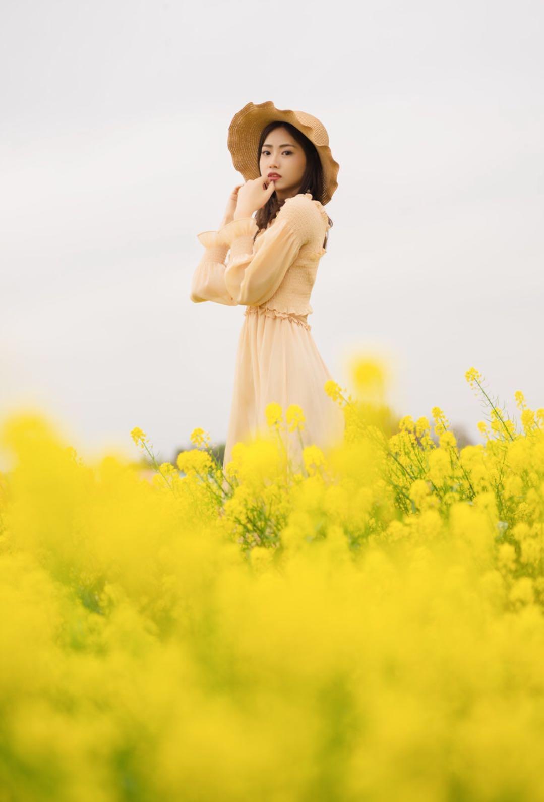 花海拍摄人像常用的7个姿势,都很简单易学,怎么拍都好看