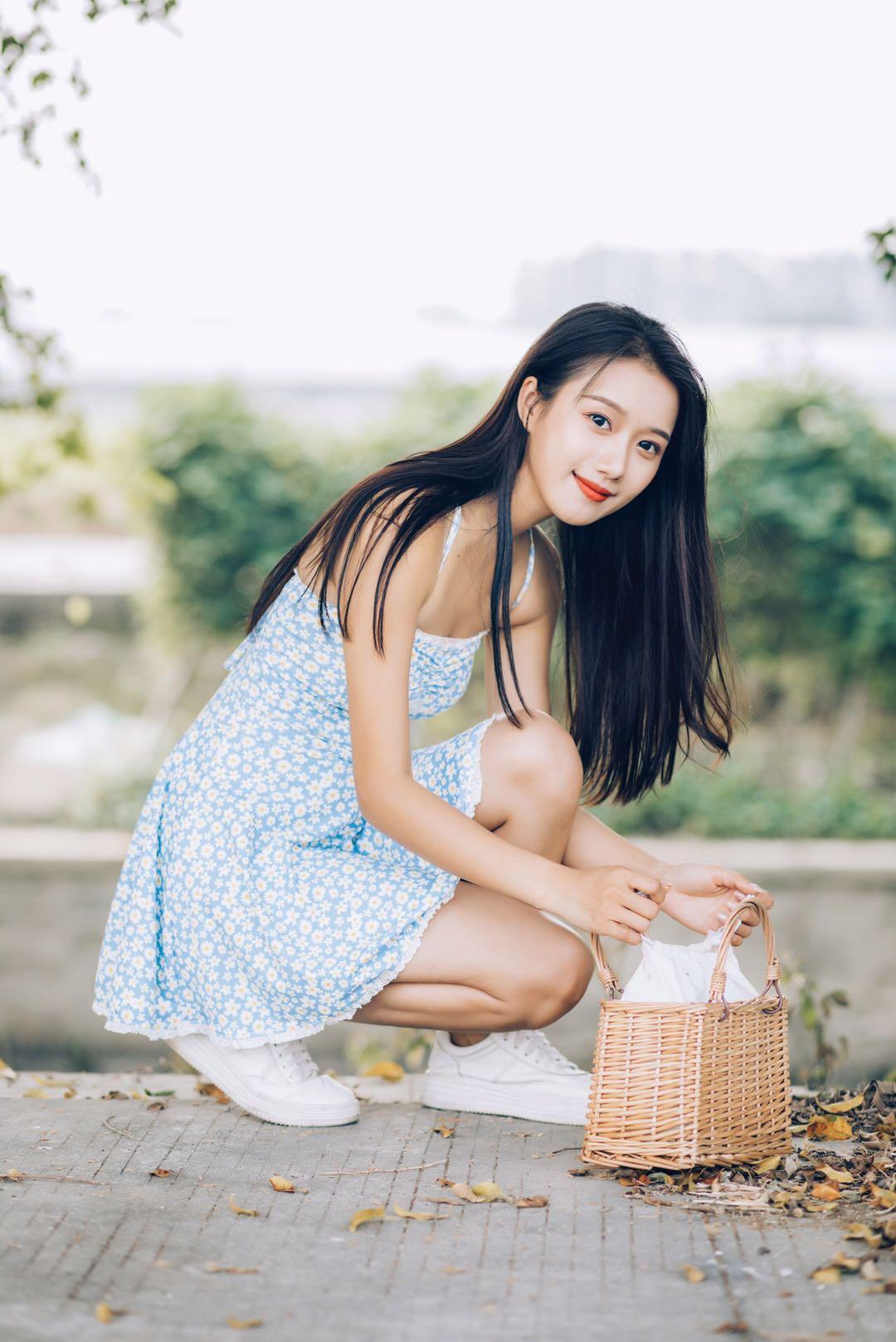 旅拍技巧:路边也想拍美照,不妨试试这8个拍照姿势