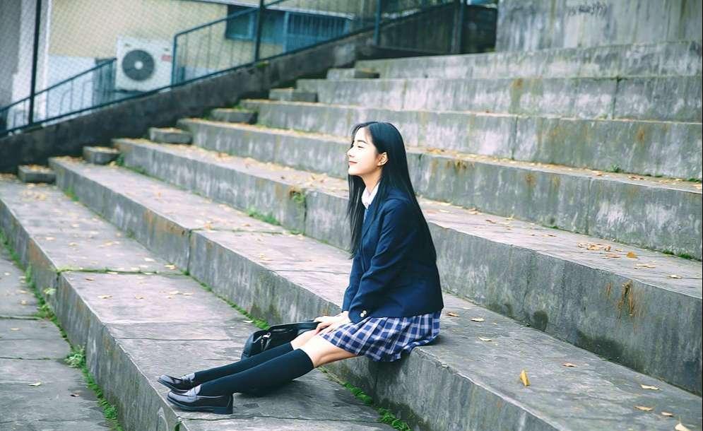 出门旅行,掌握以下12个拍照姿势技巧,告别游客照