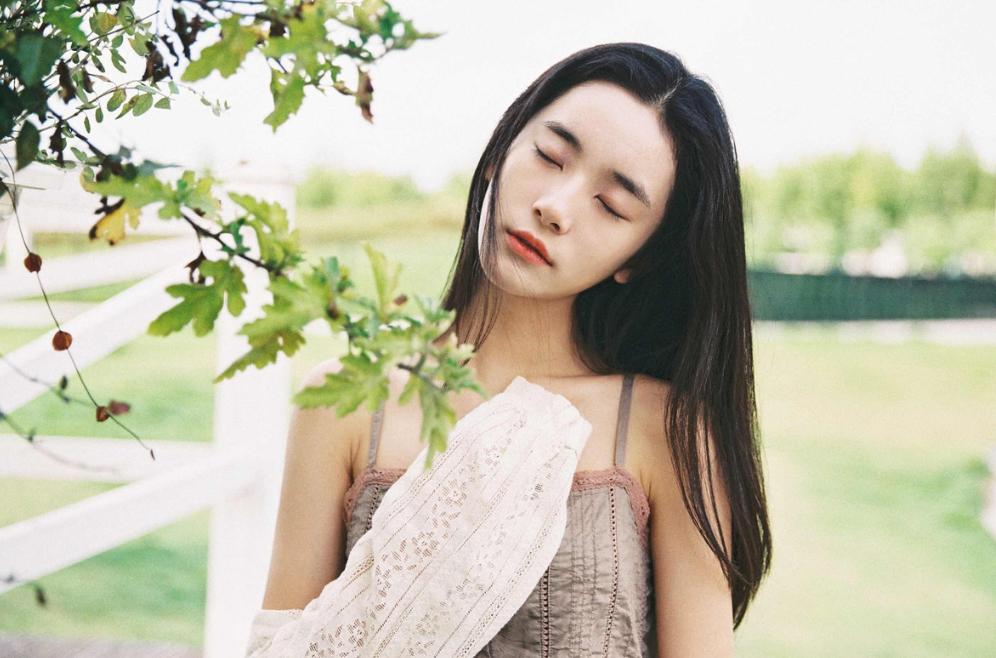 旅行拍照姿势大全,学好这13个拍照姿势技巧,面对镜头不再尴尬