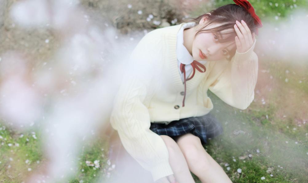 春天花海照怎么拍才好看,10个拍照姿势,让你拍照美起来