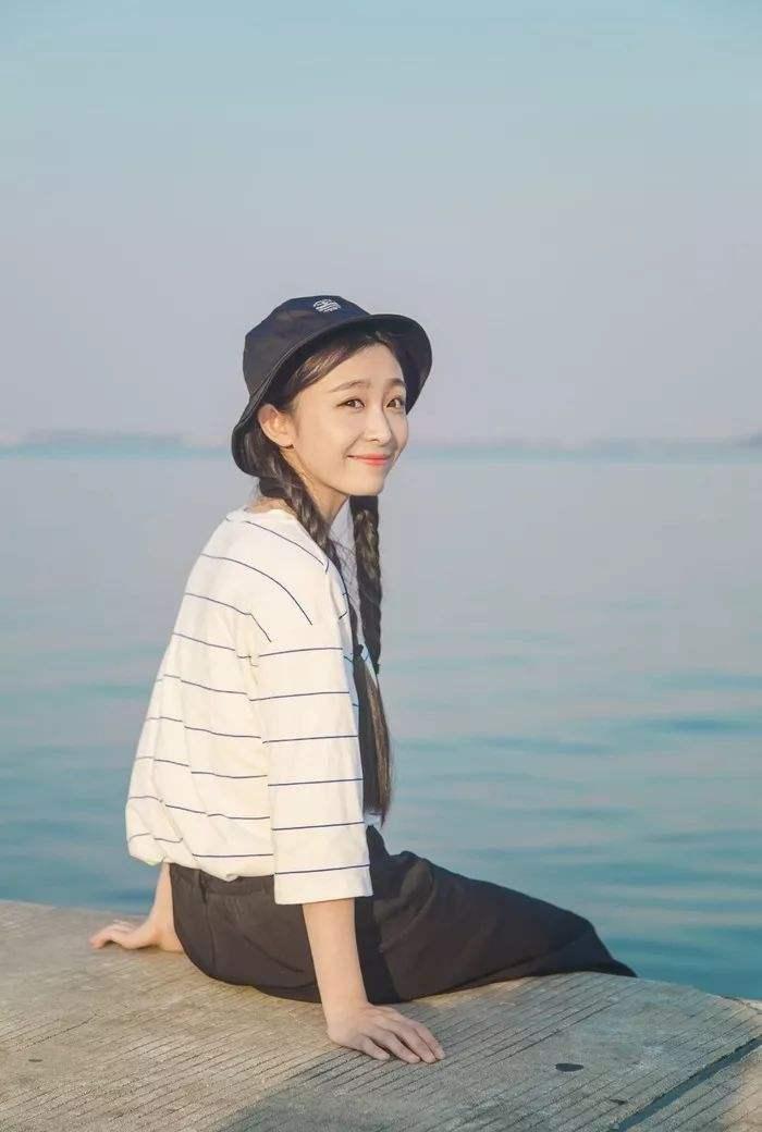 旅行路上的女生怎么拍照?简单的9个技巧送给你,适合拍摄单人照