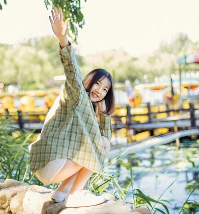 外出旅游10个拍照姿势,学会这样拍,既有美感又能很上镜