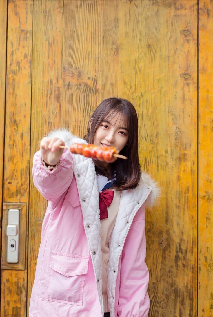 旅拍技巧:路边也想拍美照,不妨试试这8个拍照姿势