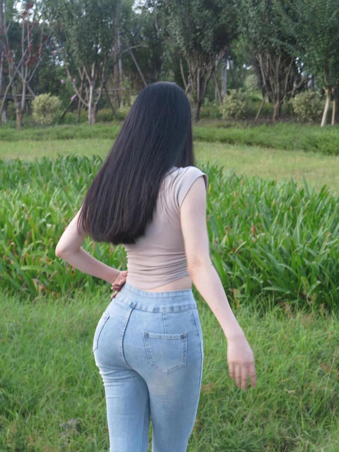 穿牛仔裤拍照,这样拍,大方漂亮显身材,上镜时尚很出片