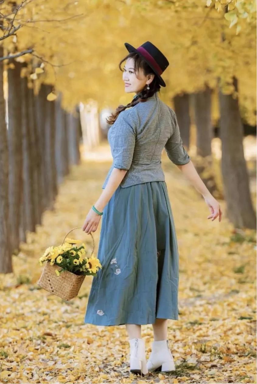 适合中年女士拍照的9个姿势,拍照不尴尬,简单又自然,值得试试