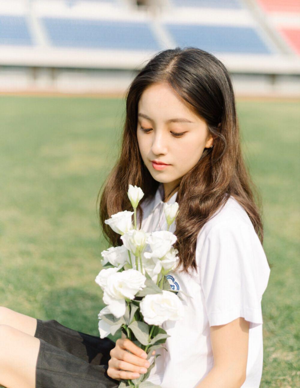 简单易学,一看就会的7个拍照姿势,教你拍出自然好看的人像照