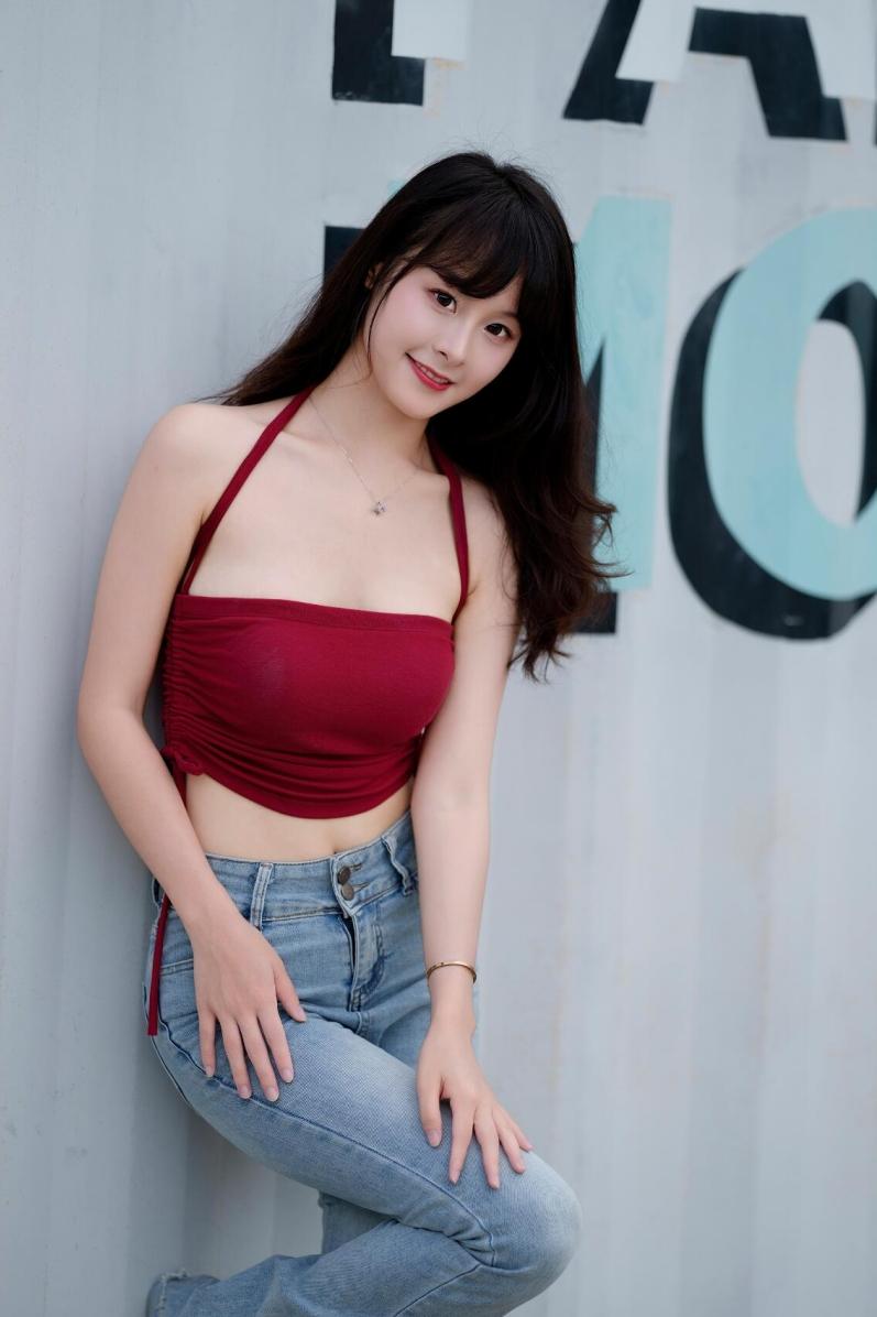 牛仔裤拍照,10个动作,拍照气质漂亮,有颜又有好身材