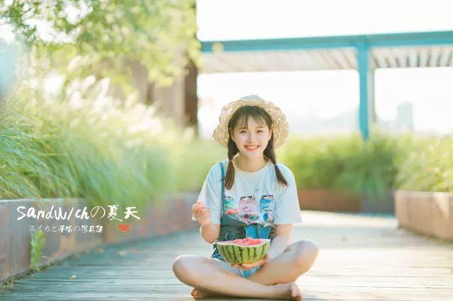 拍照手不知如何放,以下10种摆法,爱拍美照的小姐姐可以参考