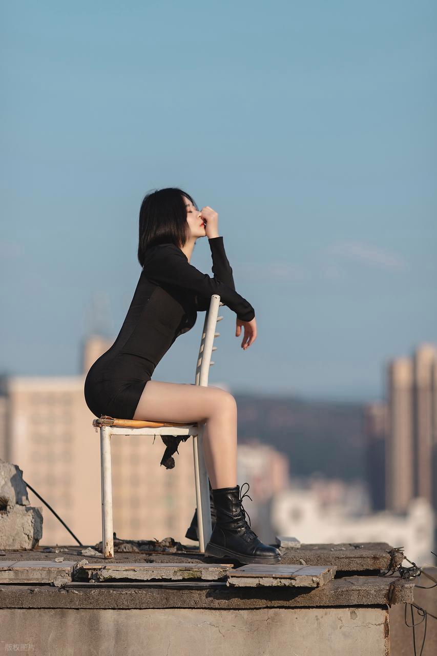 解锁人像摄影曲线美:从体态到光影的全维度塑造指南