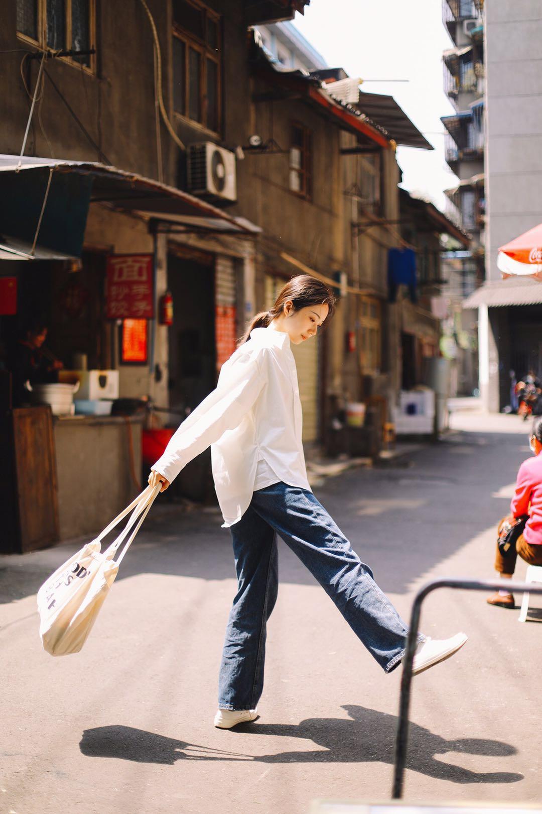 旅行拍照达人都会用的拍照技巧,旅行照这样拍,自然又好看