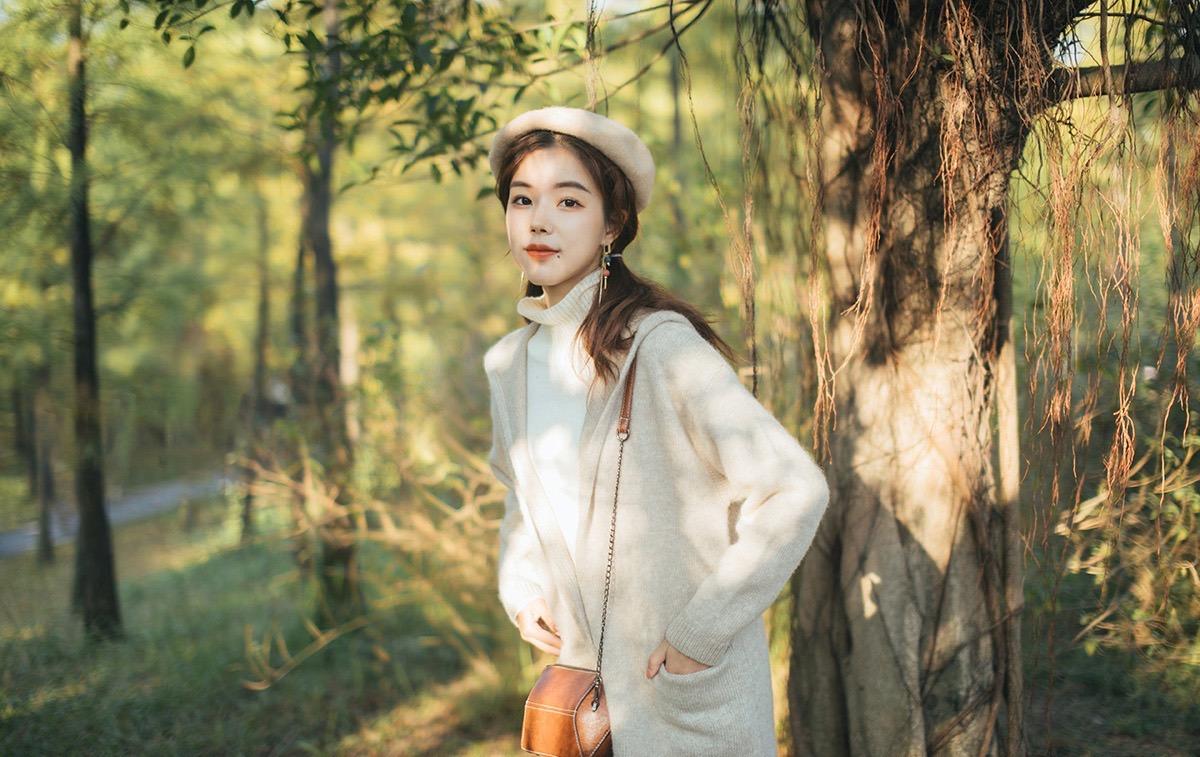 拍照手要怎么摆?7个姿势要领学起来,拒绝拍照手足无措