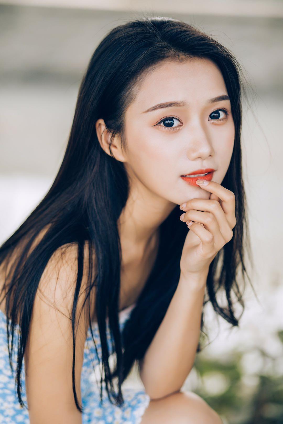 旅拍技巧:路边也想拍美照,不妨试试这8个拍照姿势