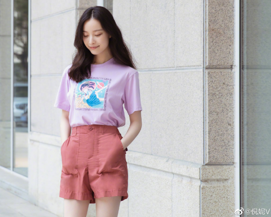 倪妮常用的10个旅行拍照姿势,这样做,拍照美出新高度