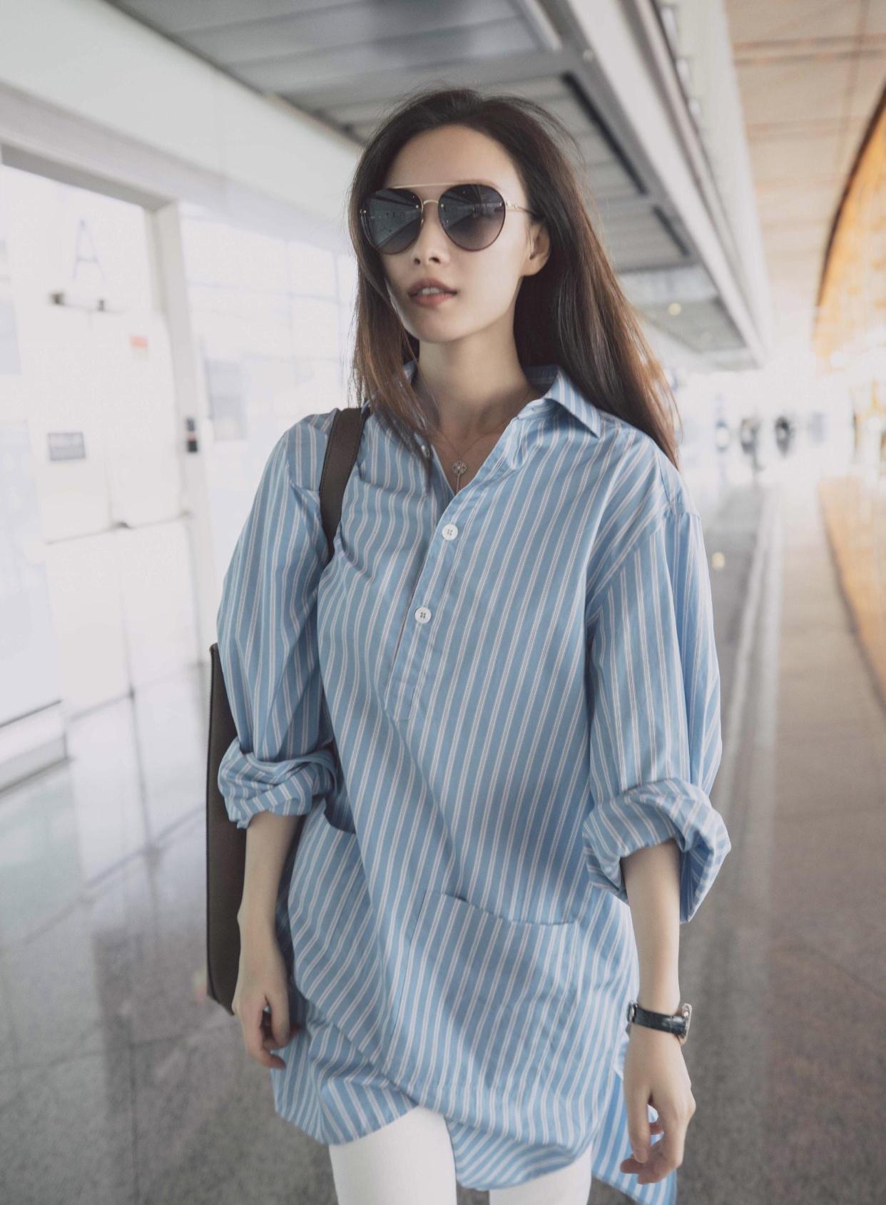 倪妮常用的10个旅行拍照姿势,这样做,拍照美出新高度