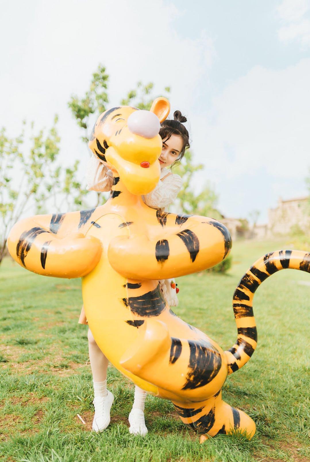 如何拍出一组吸睛的人像照,8个姿势学起来,拍出你的自然美