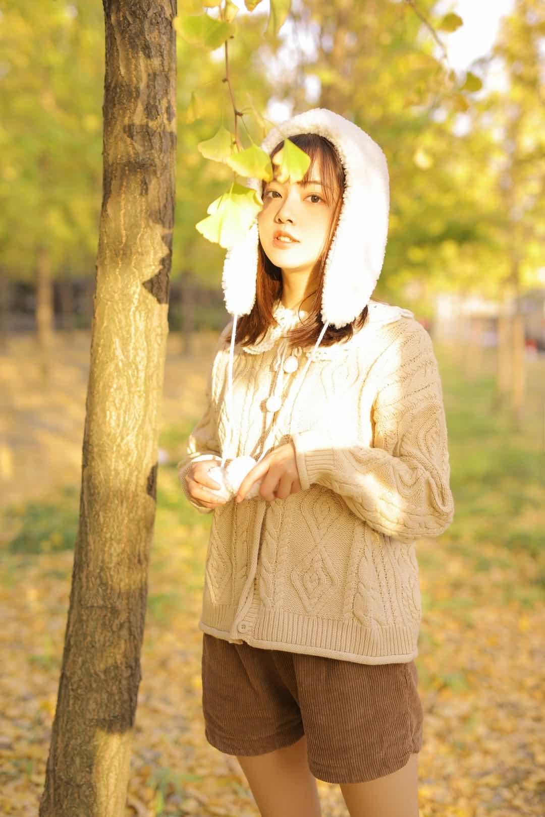 秋意正浓,拍摄一组暖色少女写真,这5个暖秋人像拍摄技巧别错过