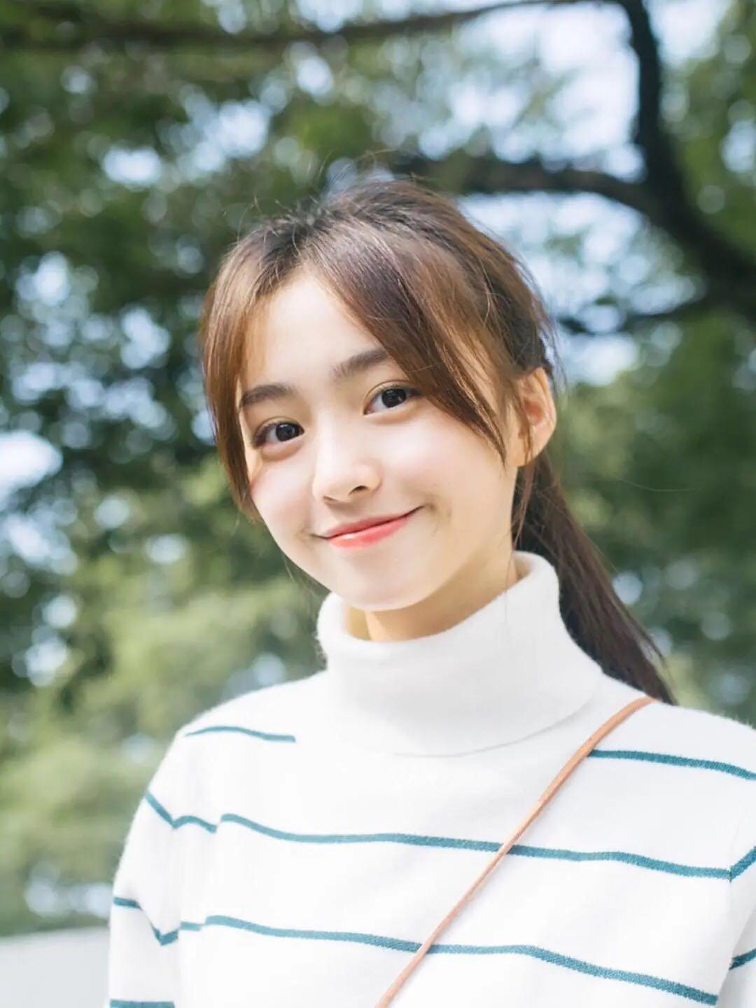 女生通用的9个拍照姿势,旅行时照着拍,让你拒接拍照尴尬