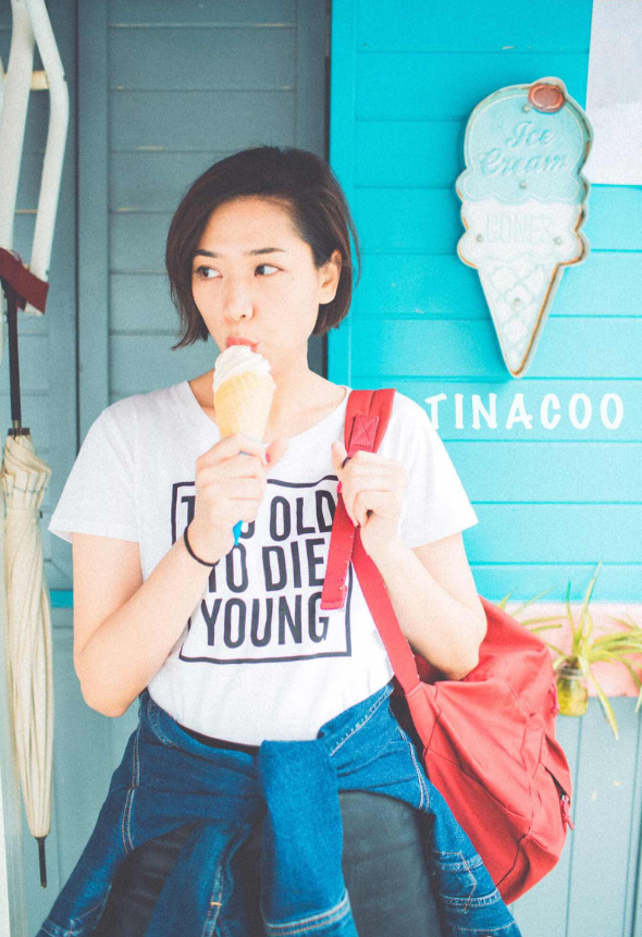 夏天旅行拍照:利用好拍照姿势、道具,拍出夏日好看少女照