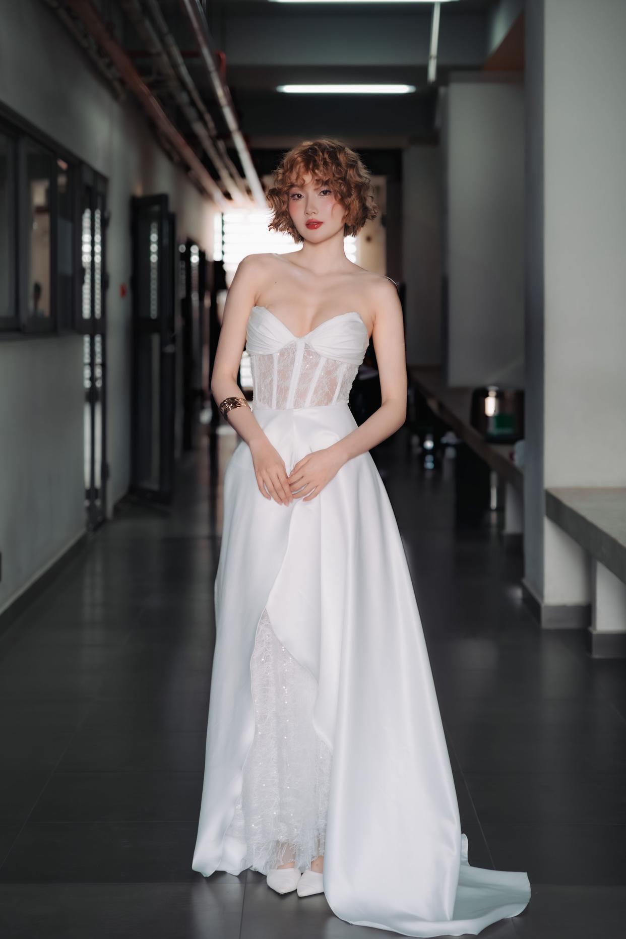 虚化:人像摄影的视觉魔法——为什么模糊背景让人物更动人?