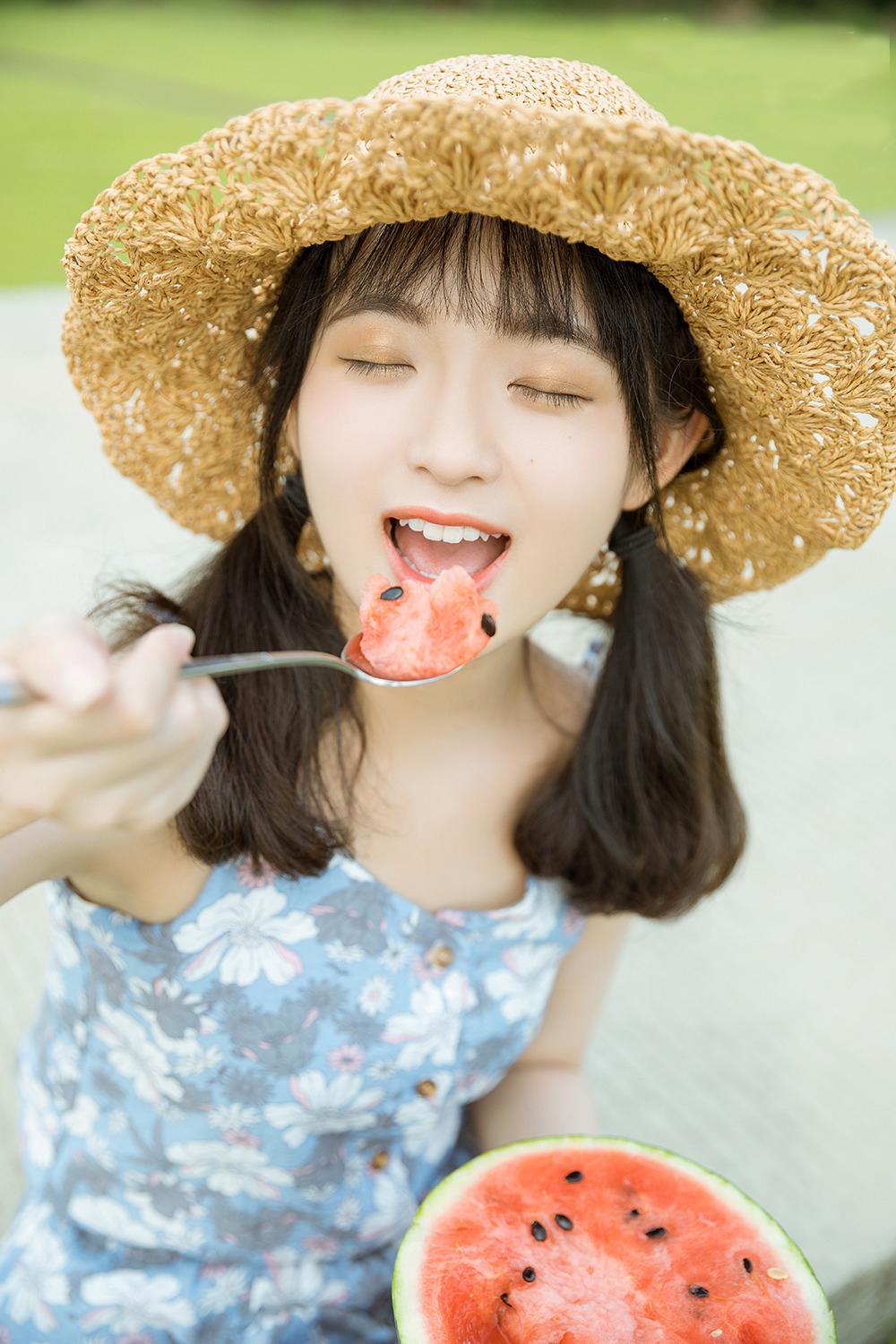 外出旅游10个拍照姿势,学会这样拍,既有美感又能很上镜