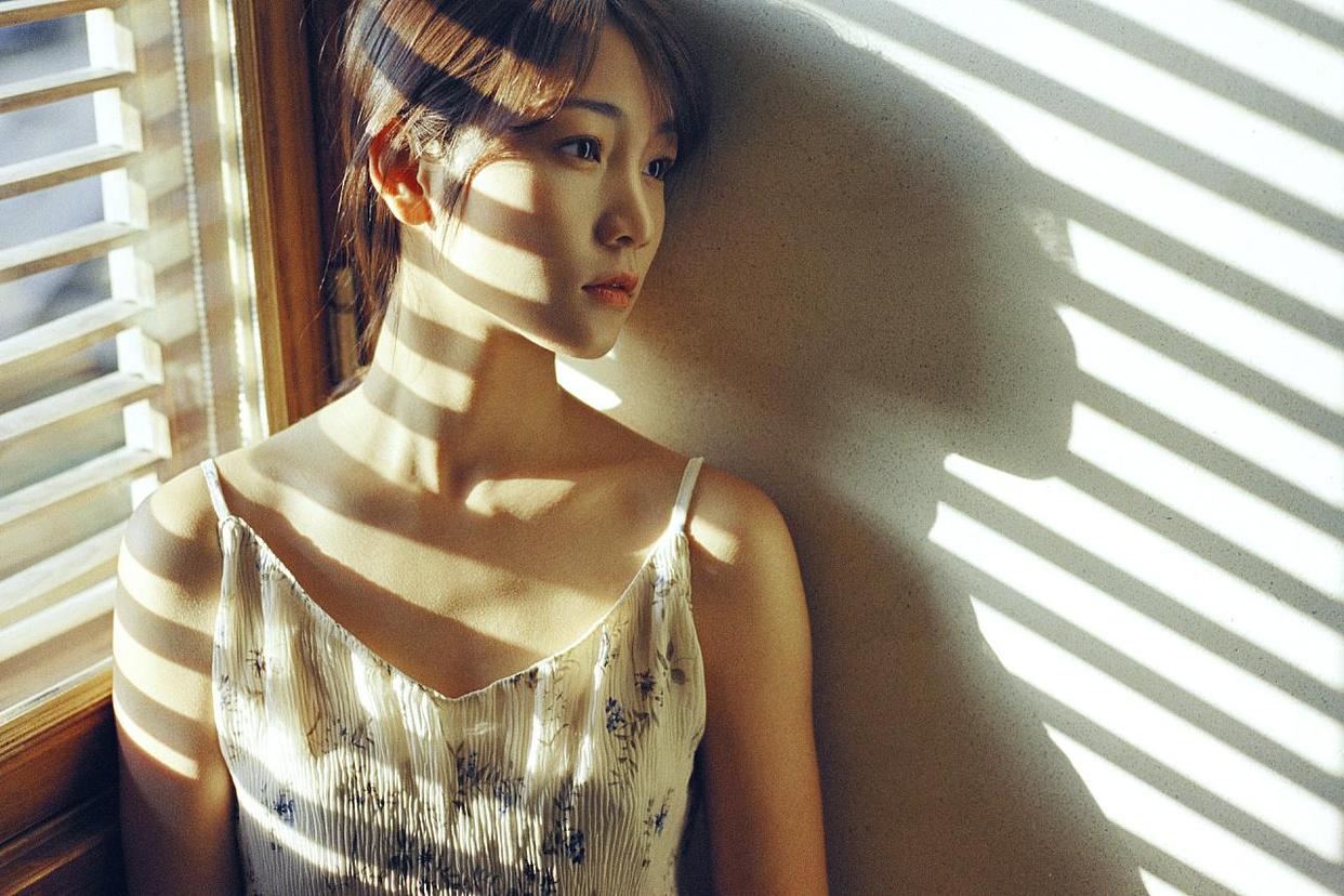 女生在家也能拍美照,值得一试的“小私房”,文艺中透露出情绪感