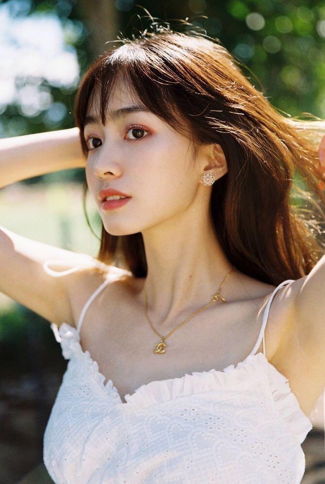 刚开始学拍照的女生,这7个姿势多尝试,拒绝拍照镜头尴尬症