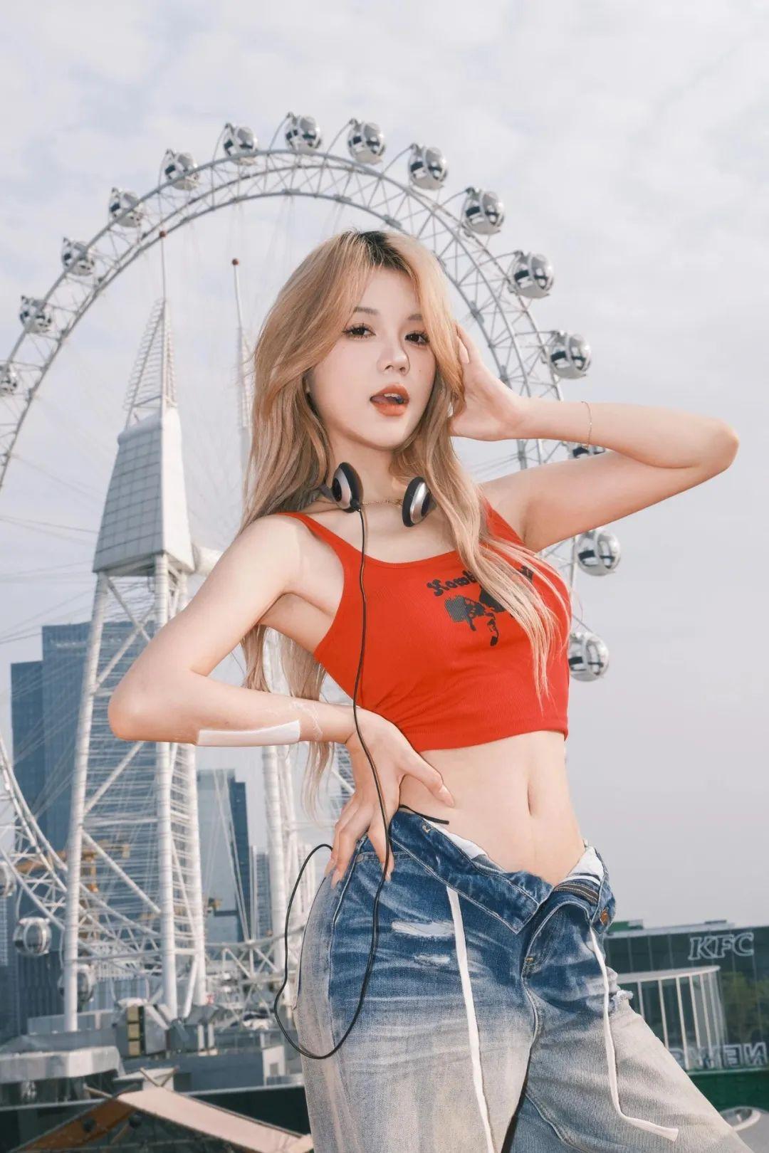 牛仔裤拍照,9个姿势,动作越大越好看,上镜漂亮又出片