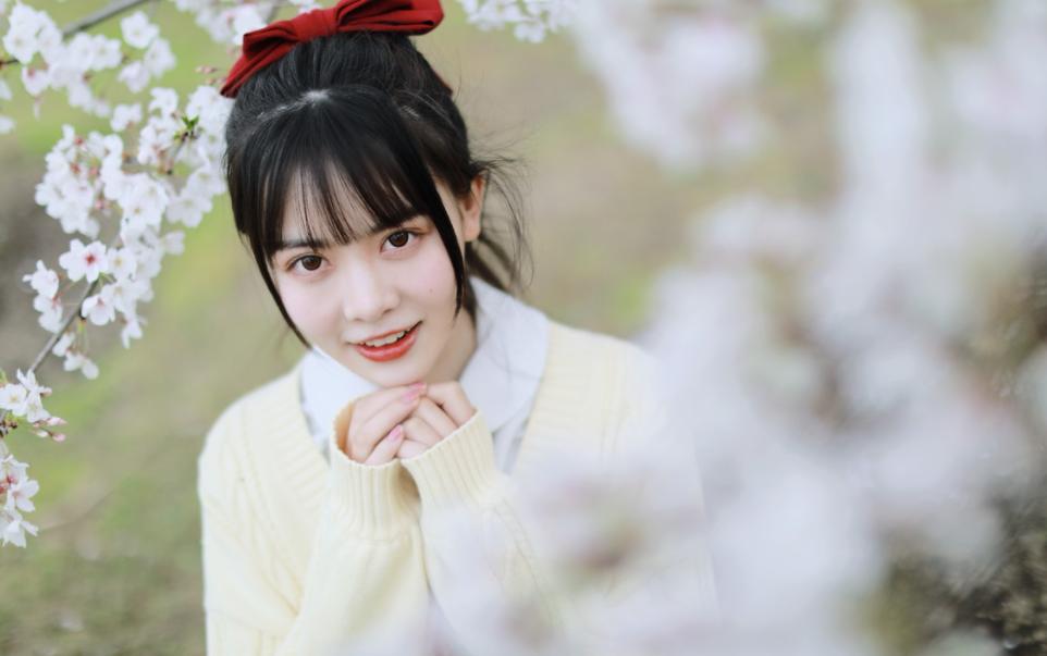 春天花海照怎么拍才好看,10个拍照姿势,让你拍照美起来