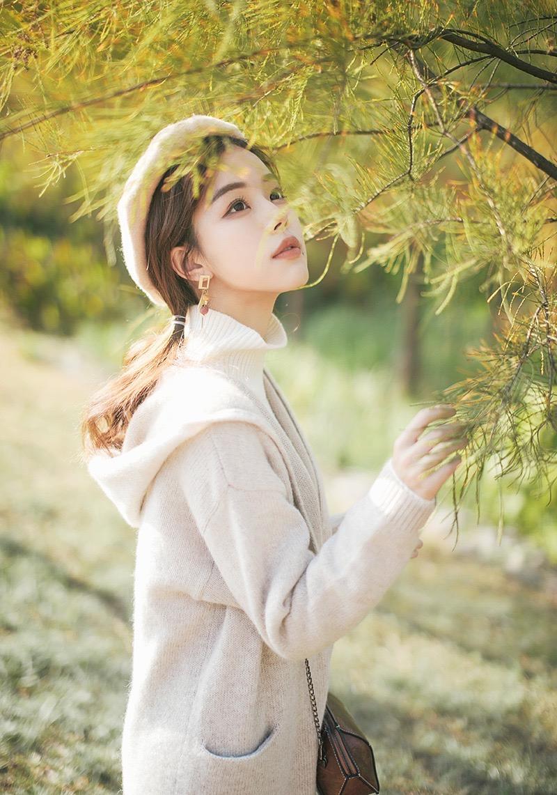 拍照手要怎么摆?7个姿势要领学起来,拒绝拍照手足无措