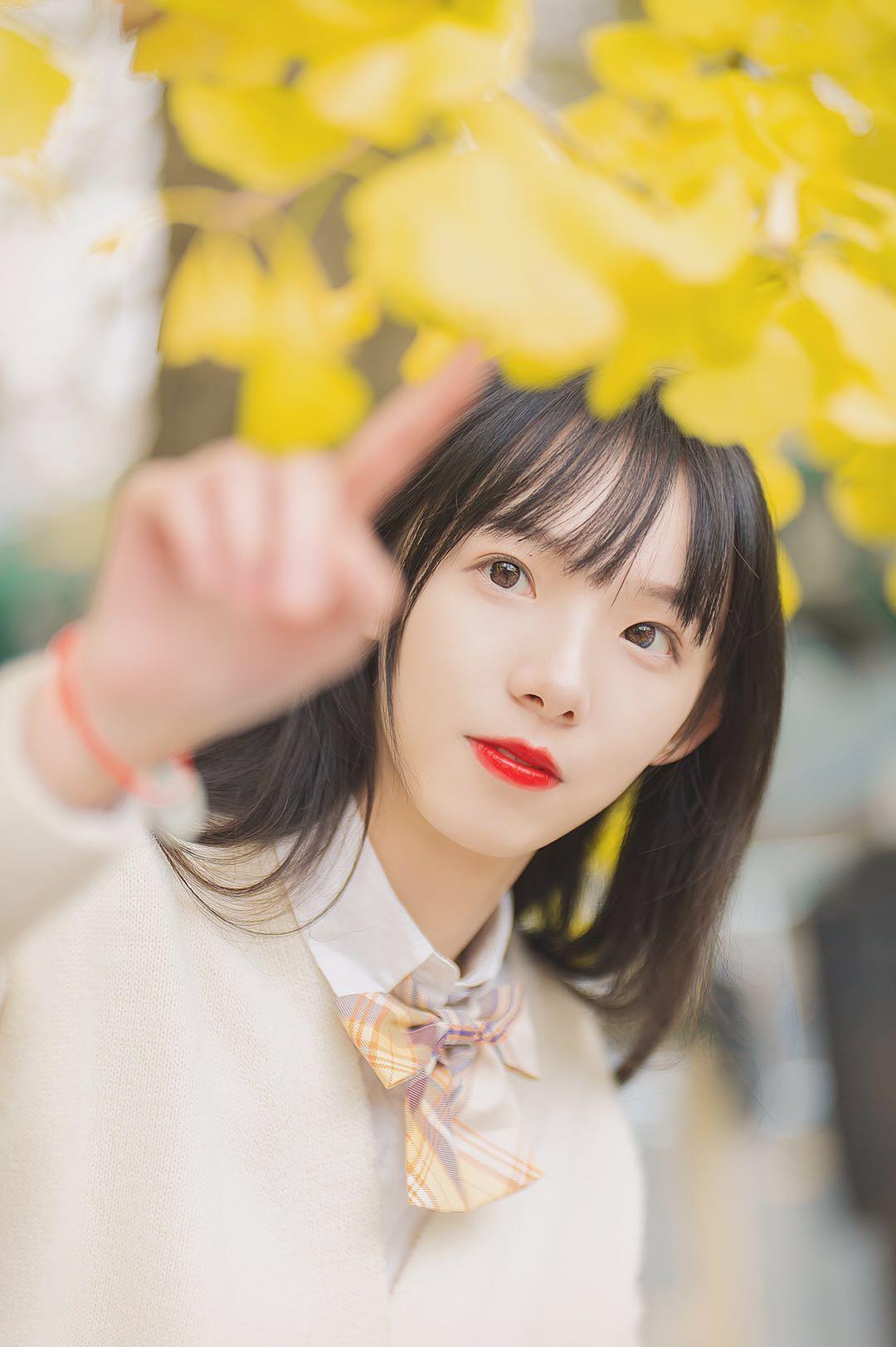 浪漫花季,学会这份花海拍照姿势大全,花海人像也能拍出大片感