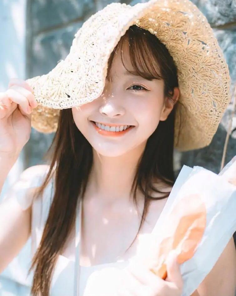 女生通用的9个拍照姿势,旅行时照着拍,让你拒接拍照尴尬